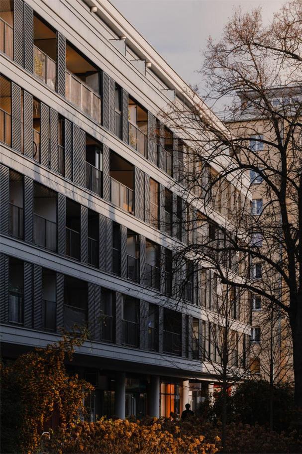 Luxury Two-bedroom With Terrace By Tyzenhauz Apartment