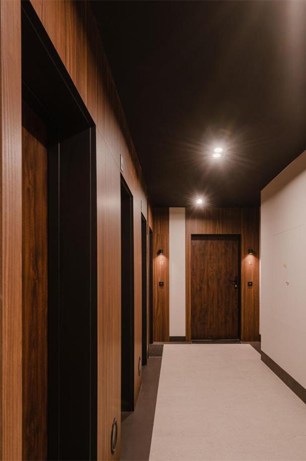 Luxury Two-bedroom With Terrace By Tyzenhauz Apartment *