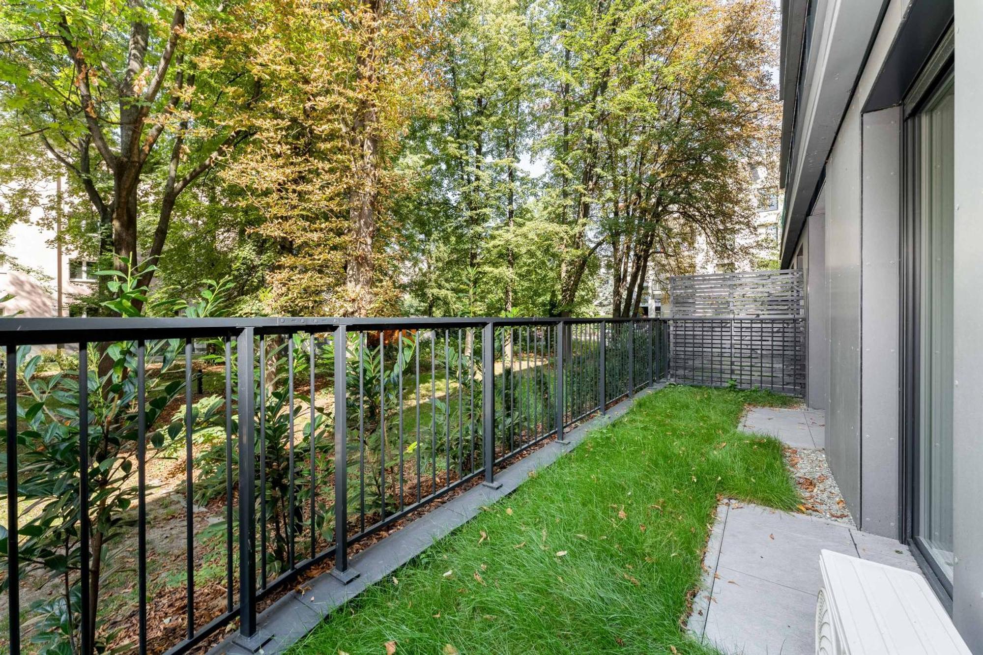 Apartment Luxury Two-bedroom With Terrace By Tyzenhauz