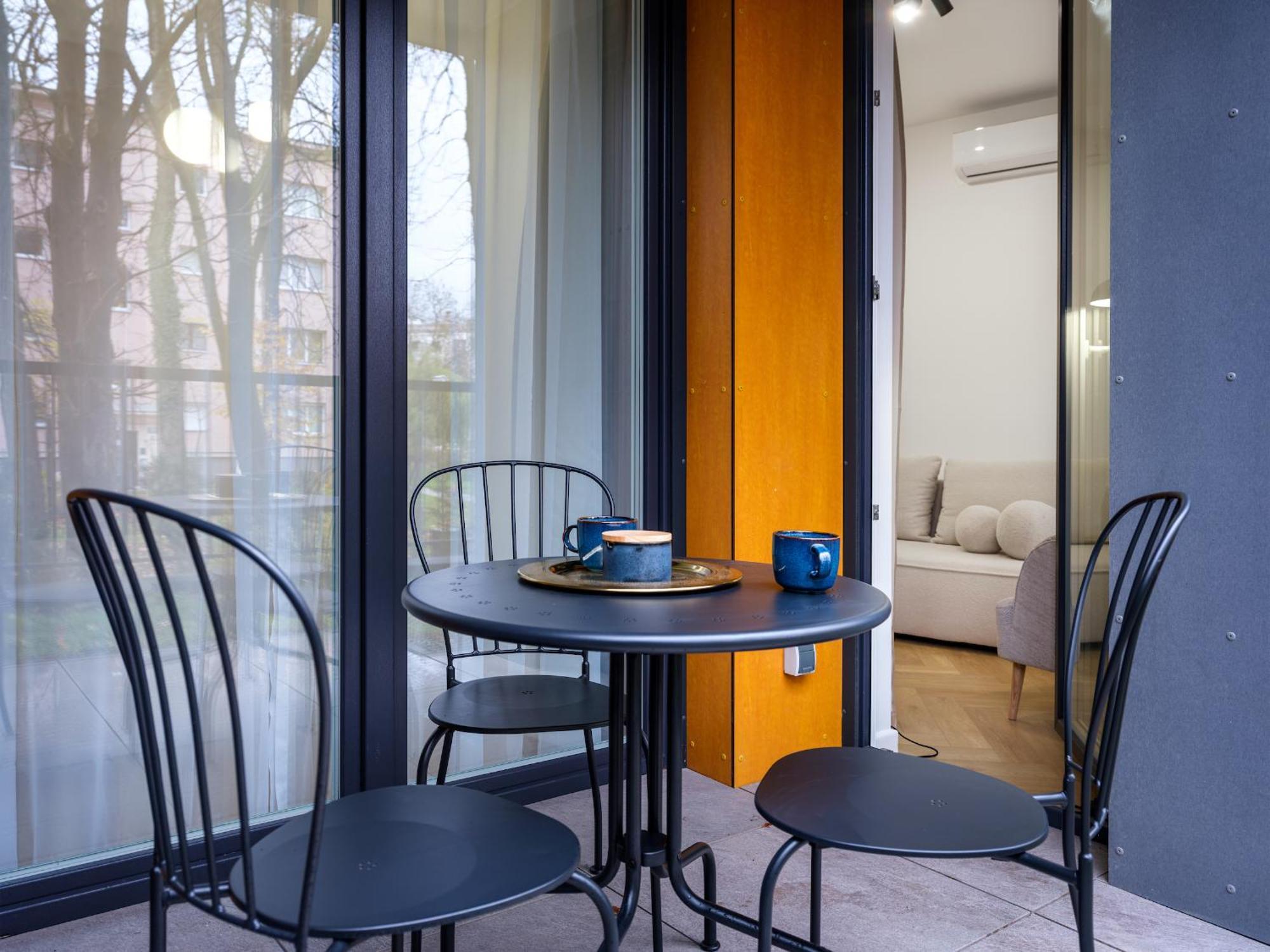 Apartment Luxury Two-bedroom With Terrace By Tyzenhauz