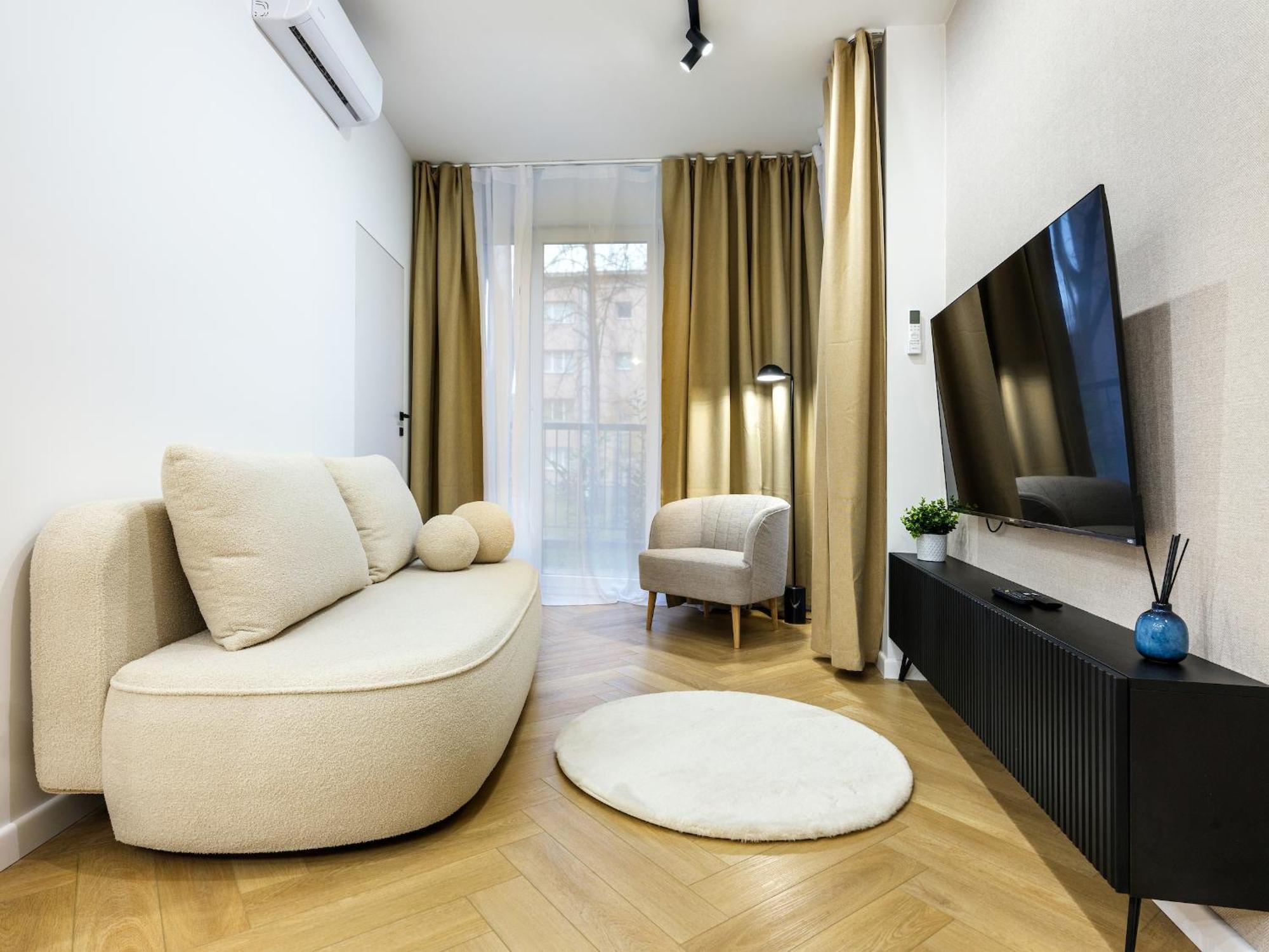 Luxury Two-bedroom With Terrace By Tyzenhauz Apartment